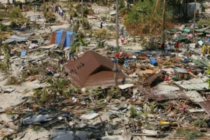 Paula-BronsteinGetty-Images-300x200 A Tragédia do Tsunami de 2004: o Mar que Engoliu Vidas